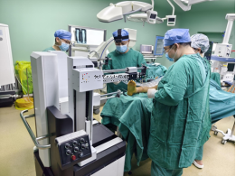 CO接骨機(jī)器人牽拉下閉合復(fù)位髓內(nèi)釘內(nèi)固定病例